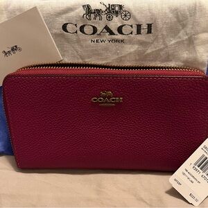 Coach Leather Accordian Zip Wallet ~ (58059) - NWT